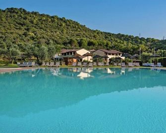 Residence Le Corti di Montepitti, Suvereto - Suvereto - Zwembad