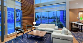 Hampton Inn & Suites San Diego Airport Liberty Station - San Diego - Lobby