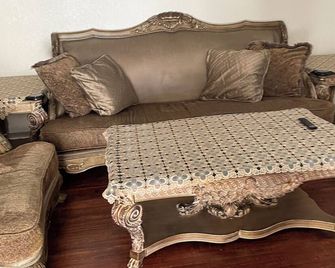 Lovely 2-bedroom condo in Phoenix with WiFi and AC - פיניקס - סלון
