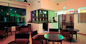 Holiday Inn Uruapan - Uruapan del Progreso - Bar
