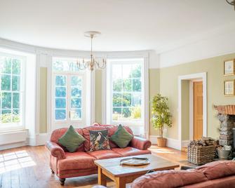 Holyland House - Greenacres Estates - Pembroke - Living room