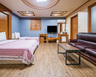 Chuncheon Ottimo - Chuncheon - Habitación