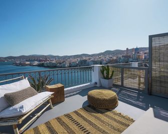 Pafsilipon Suites - Ermúpoli - Balcón