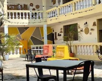 lemon tree hostels - Santa Cruz La Laguna - Patio