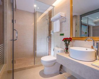 Vienna Hotel Puning South Huancheng Road High-Speed Train Station - Jieyang - Baño
