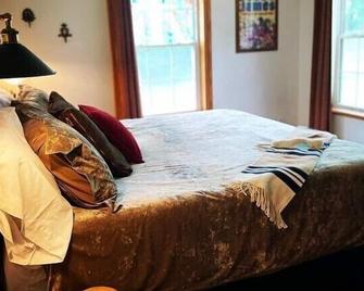 The Hideaway at Bear Mountain Log Cabins - Eureka Springs - Habitación