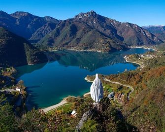 Alpieve Albergo Pieve - פייבה די לדרו