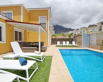Amazing 5-bedroom villa in Costa Adeje - Adeje - Pool