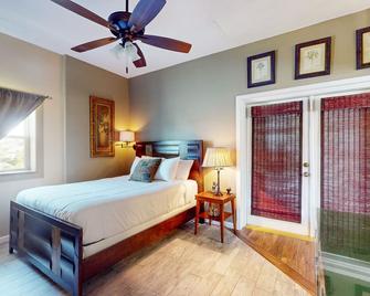 Mermaid Haven - Mexico Beach - Bedroom