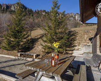 Gîte - Hautecour - Gîte - Courchevel - Patio