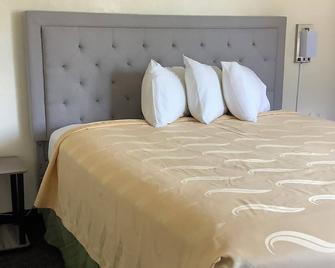 National 9 Motel - Santa Cruz - Bedroom