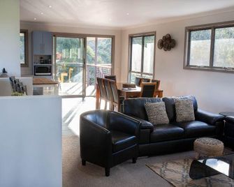 Dreaming of the Buckland - Porepunkah - Living room