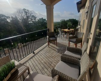 Hill Country Escape - Spring Branch - Balcony