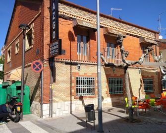 El Portazgo Hostal Restaurante - La Cistérniga - Edificio