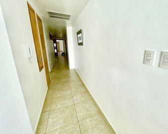 Marbella 2bedroom Beachfront Apartment - San Pedro de Macorís - Hallway