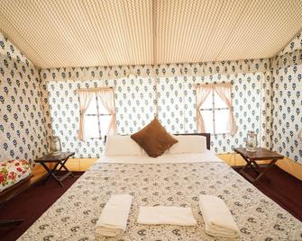 Rajwada Desert Camp - Jaisalmer - Bedroom