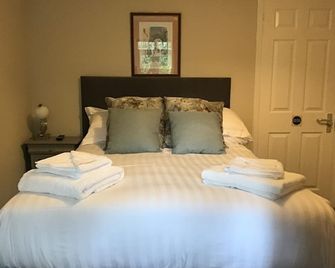 Le Chateau - Southampton - Bedroom