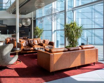 Radisson Blu Hotel London Stansted Airport - Stansted - Lobby