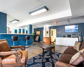 The Vistas 119 Modern studio with full kitchen 1st floor great location - Sierra Vista - Sala de estar
