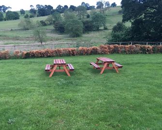 Gratton Grange Farm B&B - Bakewell - Patio