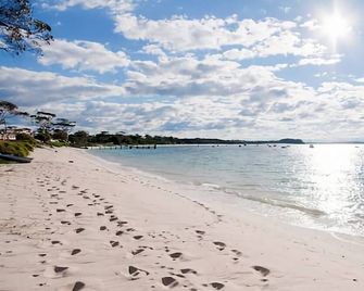 Beachside Shoal Bay Unit 2 - Shoal Bay - Beach