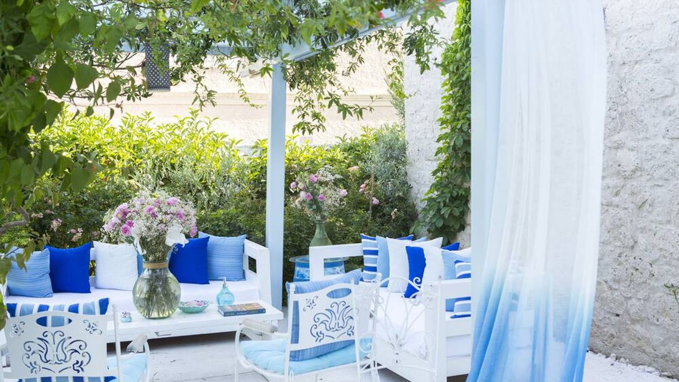 Alura Boutique Hotel