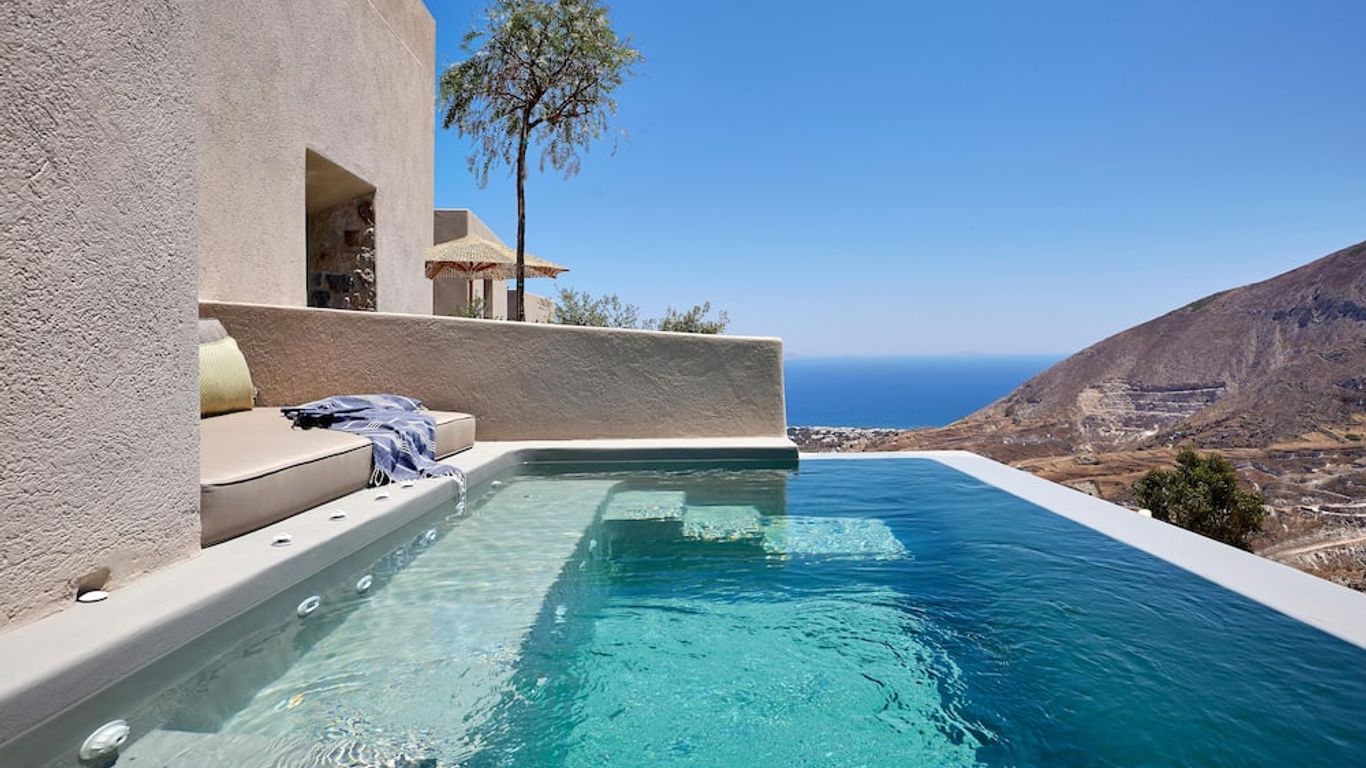 Aeon Suites - Adults Only