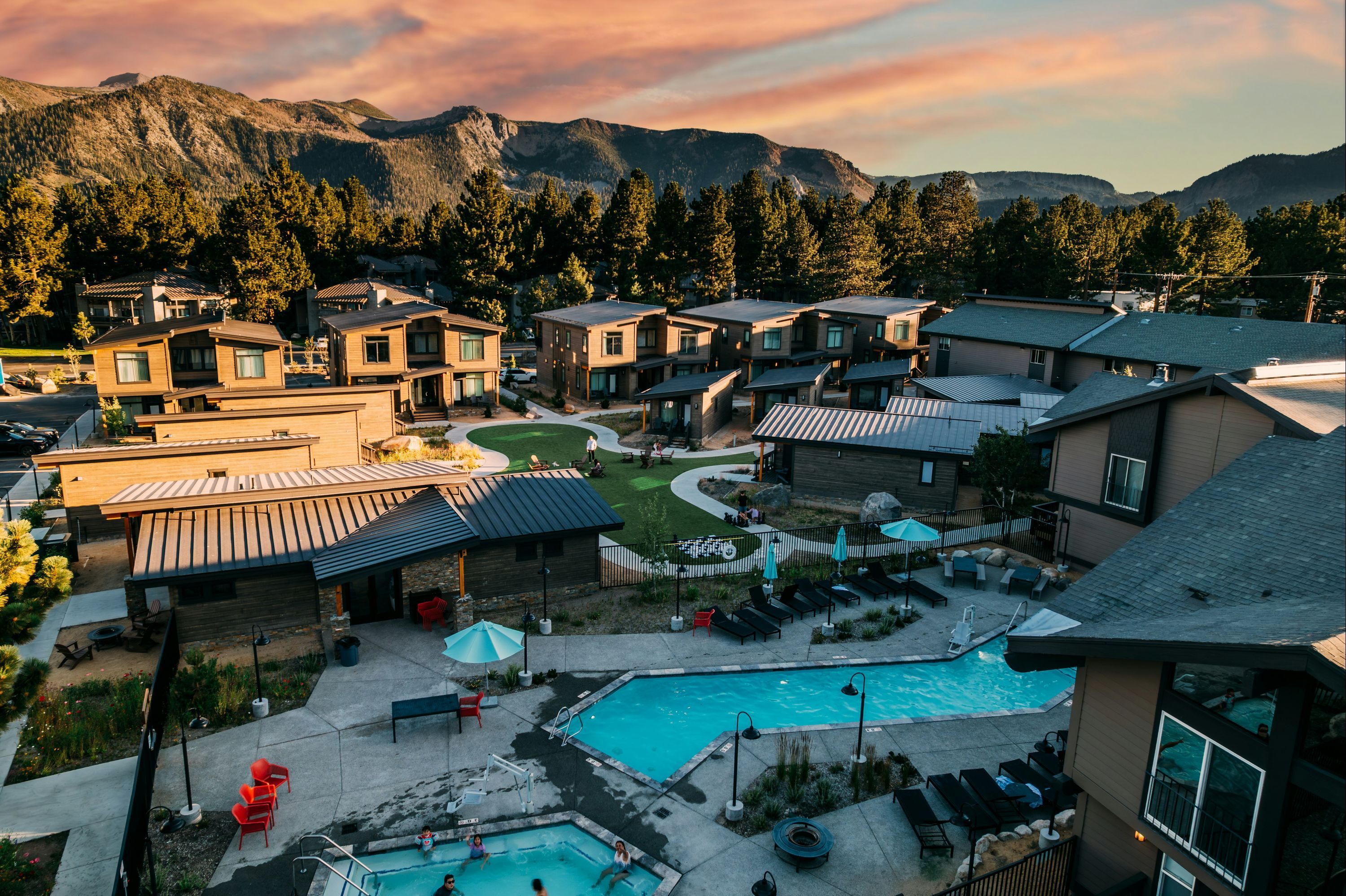 Outbound Mammoth - ממות' לייקס - בניין