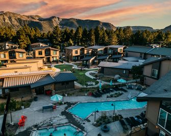 Outbound Mammoth - Mammoth Lakes - Building