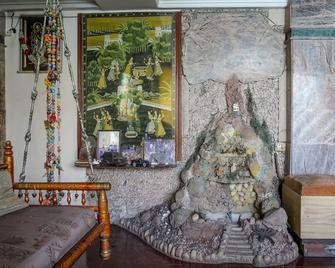 Bambi Radiating Good Ambiance, Calm, Serene, Safe & Comfortable Home Stay! - Mumbai - Wohnzimmer