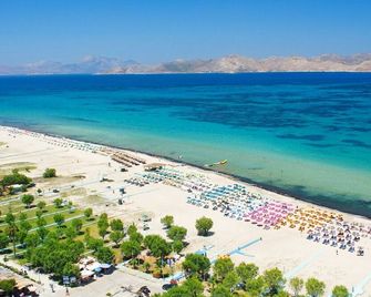 Lilu Villa 2 with Private Pool - Tigaki - Strand