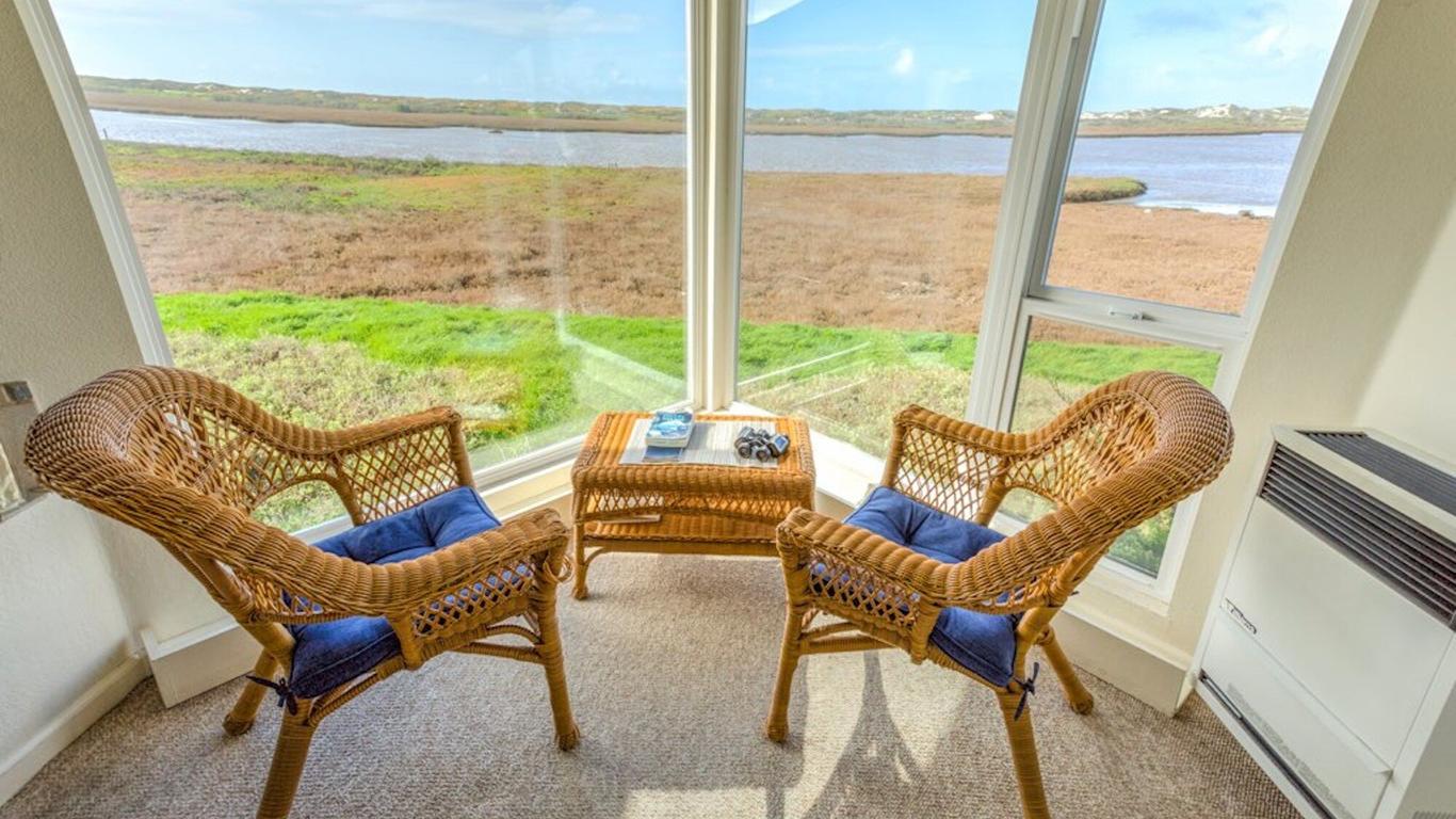 Captain's Inn at Moss Landing