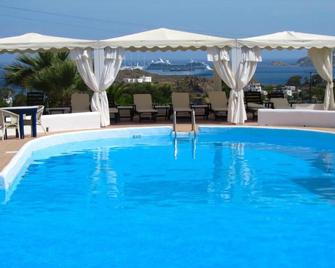 Porto Scoutari Romantic Hotel - Chora - Piscina
