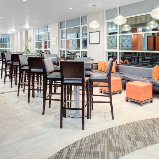 Holiday Inn Windsor - Wine Country By IHG image 1