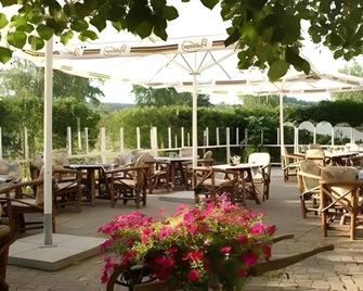 Adler Golf-& Tagungshotel - Grossebersdorf - Patio