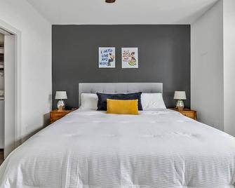 Nashville Cowgirl by Barclé - Nashville - Bedroom