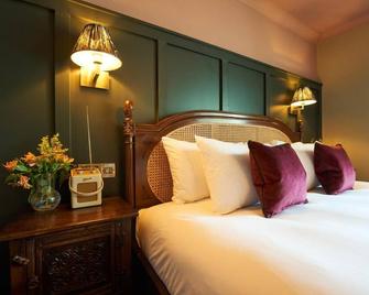 Wellington Hotel - Boscastle - Bedroom