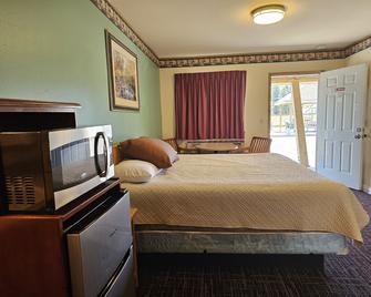 Cle Elum Travelers Inn - Cle Elum - Bedroom