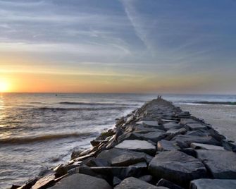 Serenity Sunrise Beach Resort - Pondicherry - Beach