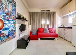 Gotlieb 4\'Shayash\' Brand Apartments Tel Aviv - Tel Aviv - Living room