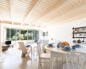 Amazigh Hostel & Suites - Aljezur - Dining room
