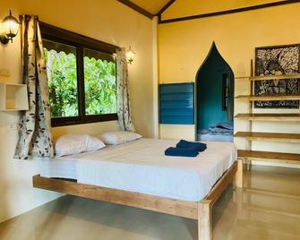 Heaven Beach Resort & Art - Ko Payam - Schlafzimmer