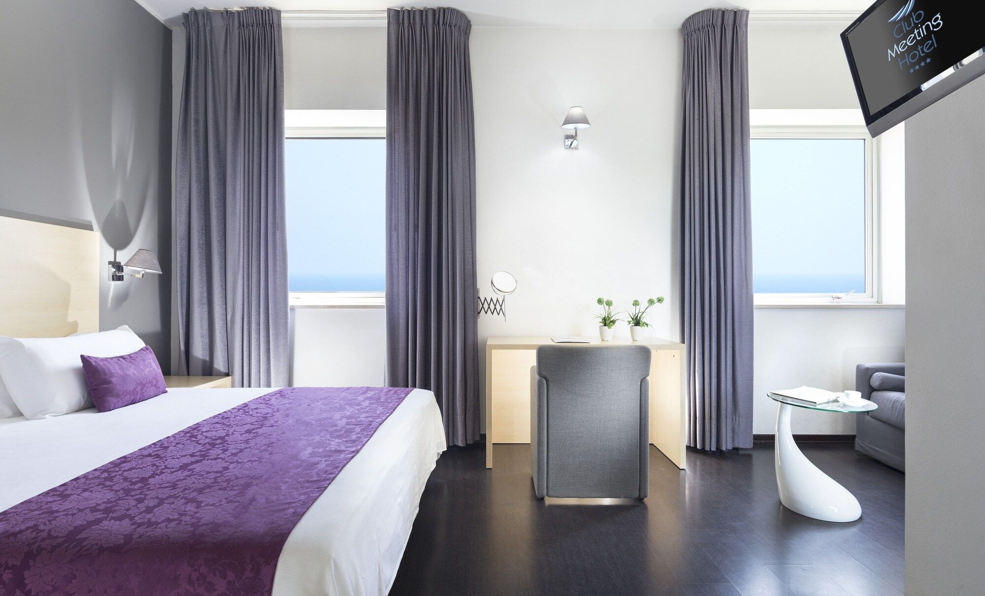 كلوب ميتينج هوتل