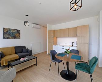 Résidence Montana Clamart - Clamart - Eetruimte