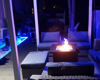Ashley Brooke Beach Resort - Deerfield Beach - Patio