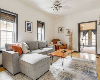 Walk To Dtwn Home With Vintage Charm In - Cañon City