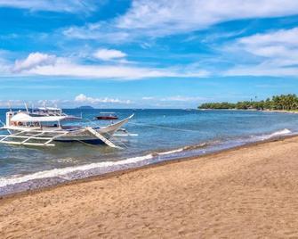 Atlantis Dive Resort Dumaguete - Dauin - Strand