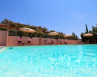 Farmhouse in Montalto Near Sandy Beach - Montalto di Castro - Pool