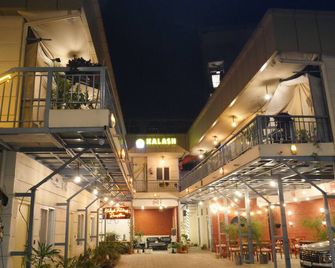 Kalash Parkaze Glamping Hostel - Pokhara - Gebäude