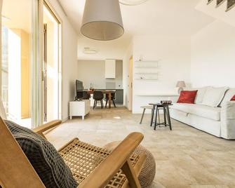 Apartment Tulipani 2 - Tremezzina - Tremezzo - Ruang tamu